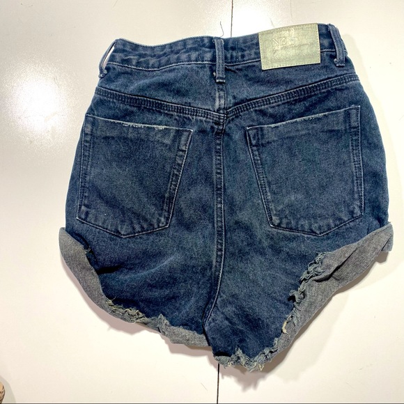 One Teaspoon Washed Black High Waisted Raw Hem Rolled Cuffed Shorts Size 25 - Picture 2 of 13